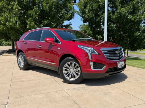 Used 2019 Cadillac XT5 Luxury FWD image 1