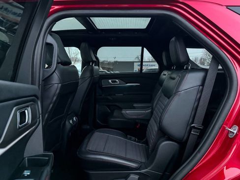 Used 2025 Ford Explorer ST-Line w/ Premium Package image 23