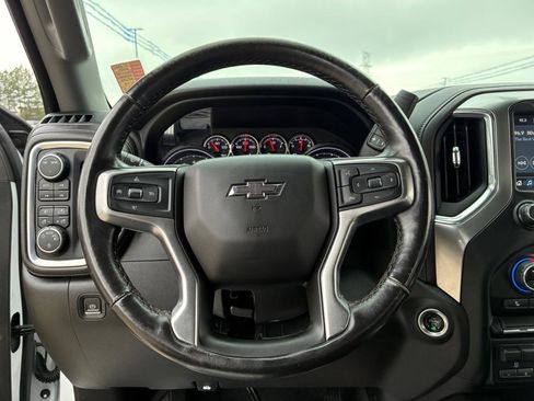 Used 2022 Chevrolet Silverado 1500 LT Trail Boss w/ Convenience Package II image 18
