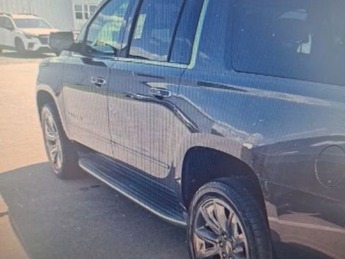 Used 2018 Chevrolet Suburban Premier AWD/4WD image 10