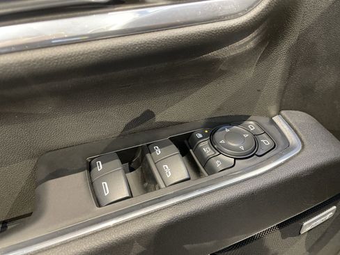 Used 2024 Chevrolet Silverado 2500 LTZ w/ LTZ Convenience Package image 43