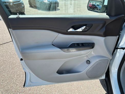 Used 2020 GMC Acadia SLT FWD image 15