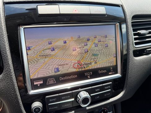 Used 2012 Volkswagen Touareg VR6 AWD/4WD image 16