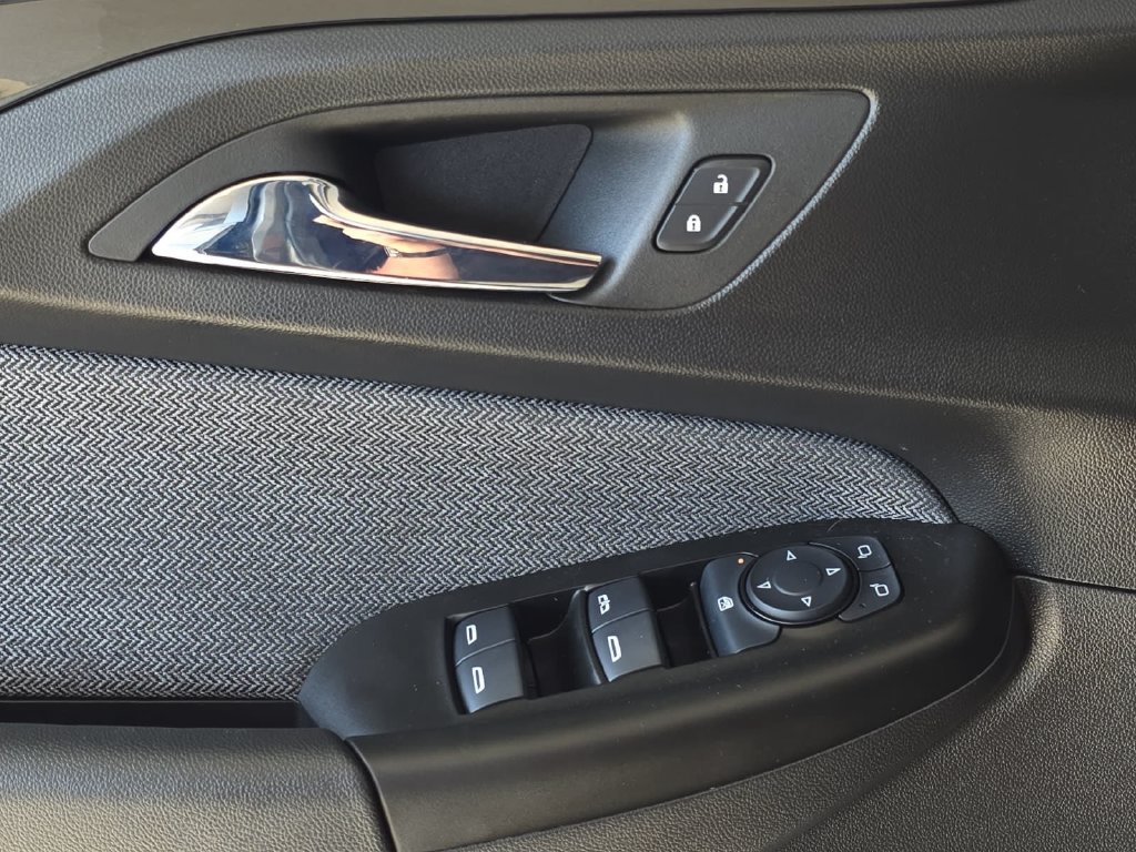 Used 2023 Chevrolet TrailBlazer LT FWD image 28