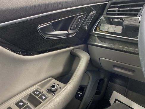 Used 2022 Audi Q7 Premium Plus w/ Premium Plus Package image 22
