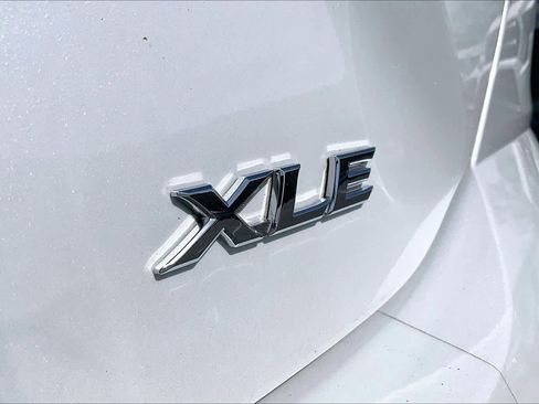 Used 2025 Toyota Camry XLE image 10