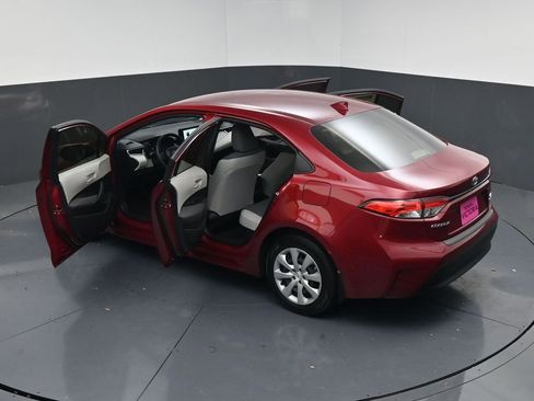 Used 2025 Toyota Corolla LE FWD image 19