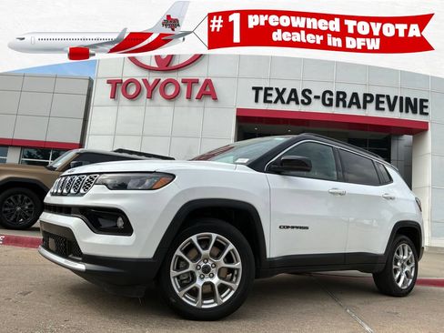 Used 2025 Jeep Compass Limited AWD/4WD image 1