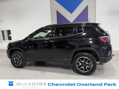 Used 2026 Jeep Compass Trailhawk AWD/4WD image 7