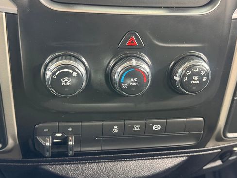 Used 2014 RAM 2500 SLT AWD/4WD image 25