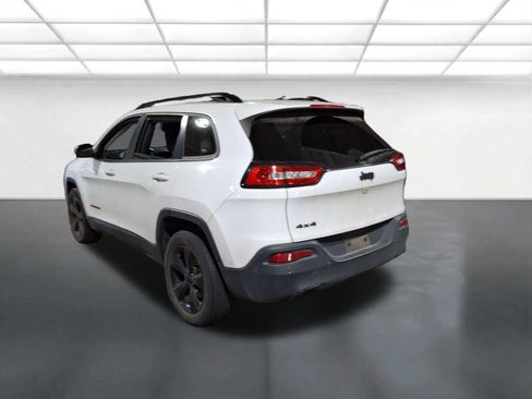 Used 2018 Jeep Cherokee Limited w/ Technology Group AWD/4WD image 8