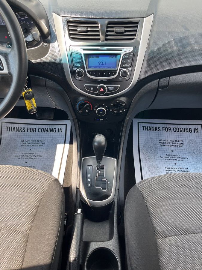 Used 2013 Hyundai Accent GS FWD image 17