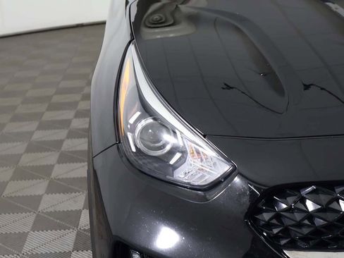 Used 2020 Kia Niro Touring image 14