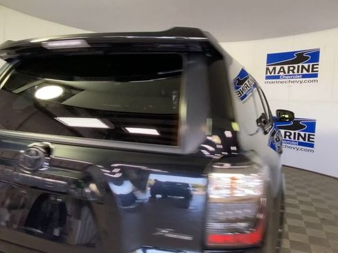 Used 2020 Toyota 4Runner SR5 Premium w/ Moonroof Package AWD/4WD image 9