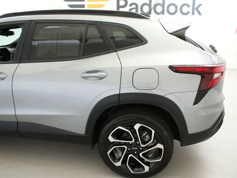 Used 2024 Chevrolet Trax RS w/ Sunroof Package FWD image 6
