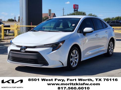 Used 2023 Toyota Corolla LE FWD image 3