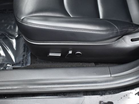 Used 2021 Tesla Model 3 Standard Range Plus image 9
