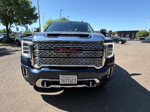 Used 2021 GMC Sierra 2500 Denali w/ Denali Ultimate Package AWD/4WD image 2