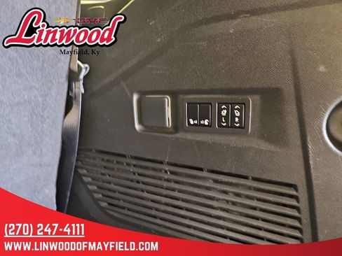 Used 2023 GMC Yukon Denali AWD/4WD image 15