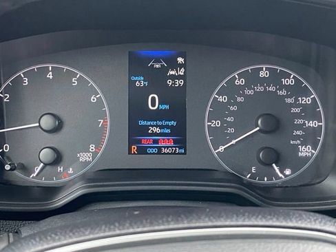 Certified 2024 Toyota Corolla Cross LE AWD/4WD image 27