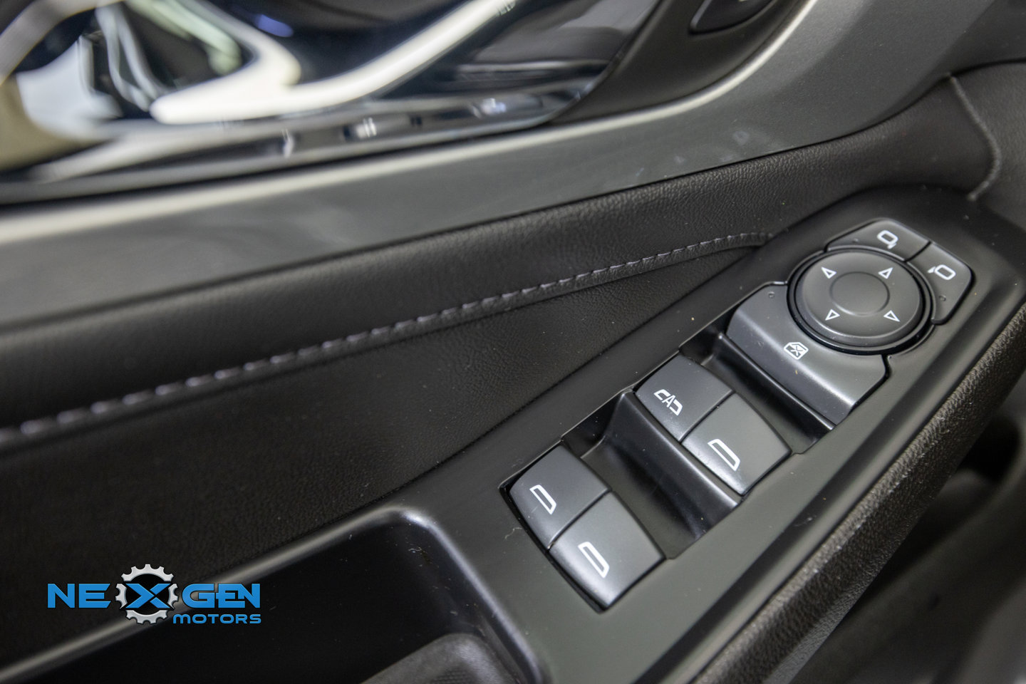 Used 2023 Chevrolet Traverse LT w/ LPO, Floor Liner Package AWD/4WD image 13