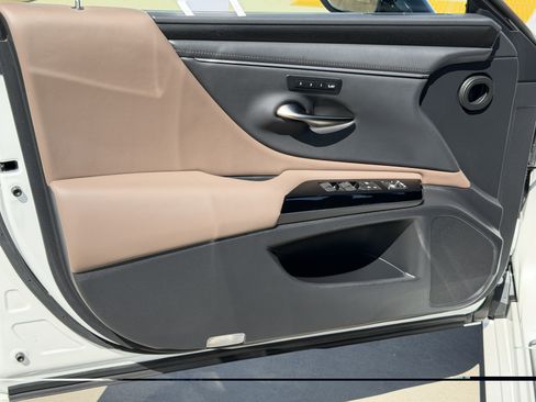 Certified 2023 Lexus ES 350 w/ Premium Package FWD image 17