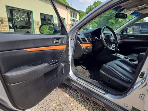 Used 2013 Subaru Outback 2.5i Limited AWD/4WD image 13