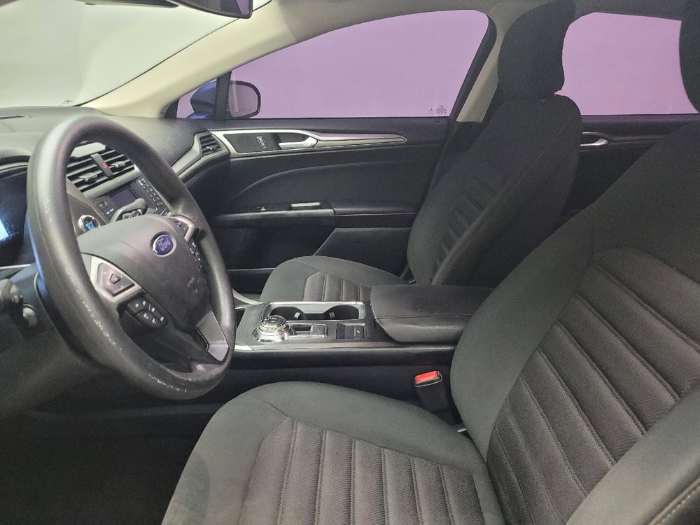 Used 2017 Ford Fusion SE FWD image 17