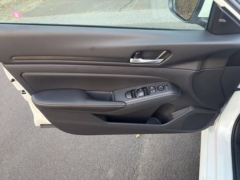 New 2025 Nissan Altima 2.5 SV image 16