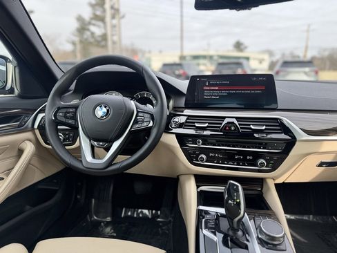 Used 2019 BMW 540i xDrive image 13