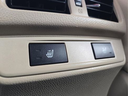 Used 2017 Subaru Outback 3.6R Limited image 11