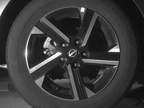 Used 2025 Nissan Sentra SV FWD image 15