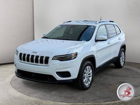 Used 2020 Jeep Cherokee Latitude w/ Cold Weather Group AWD/4WD image 3