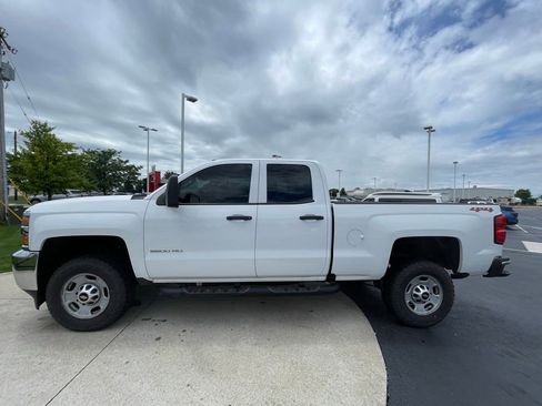 Used 2019 Chevrolet Silverado 2500 W/T AWD/4WD image 4
