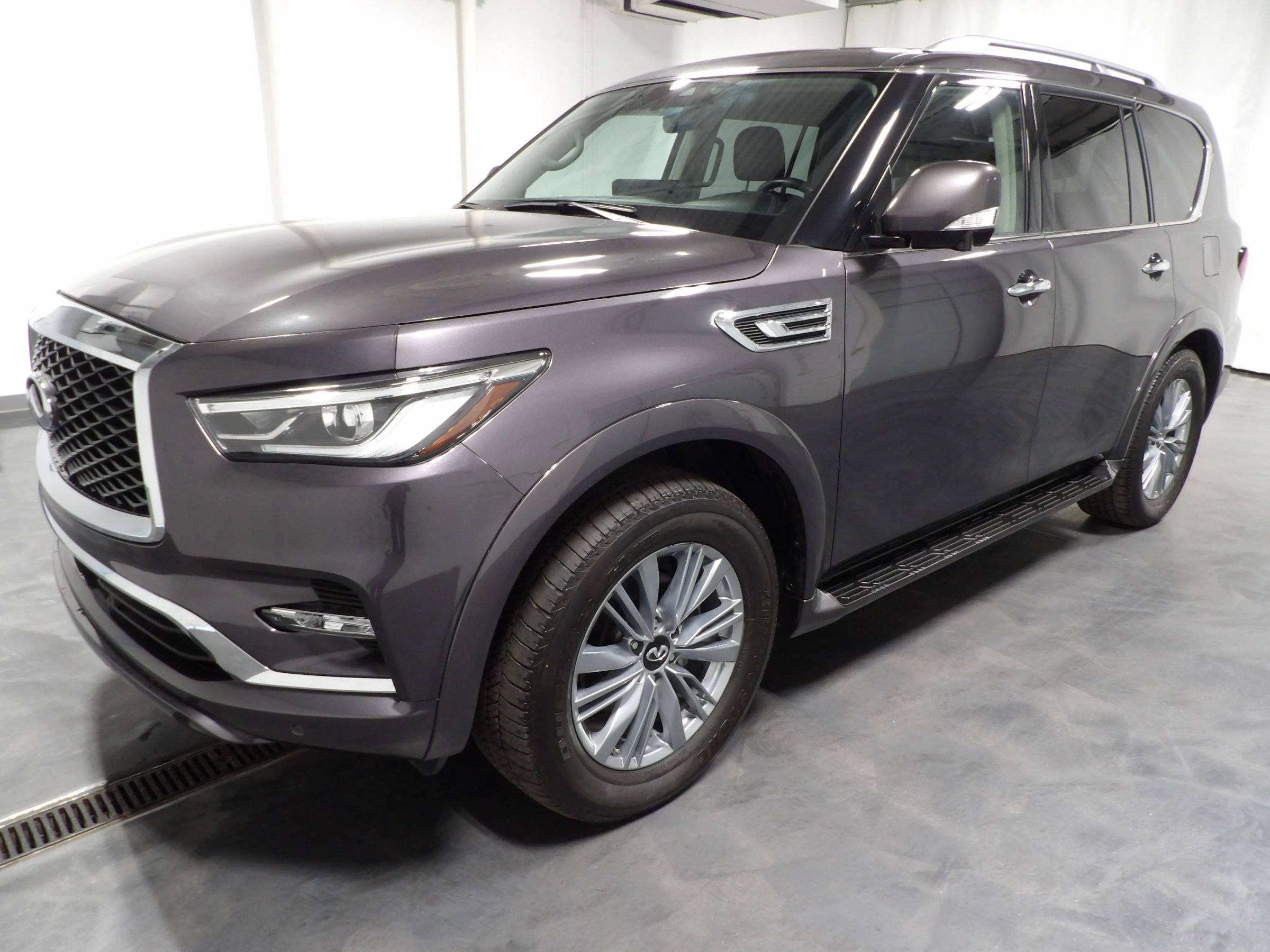 Used 2024 INFINITI QX80 Luxe AWD/4WD image 6