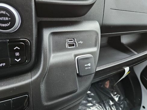 Used 2025 RAM ProMaster 2500 w/ Convenience Group image 26