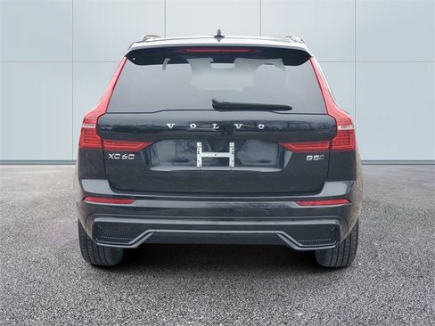 Certified 2025 Volvo XC60 B5 Plus image 5