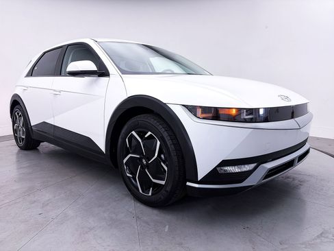 Used 2024 Hyundai Ioniq 5 SE RWD image 9