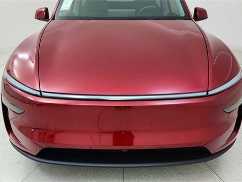 Used 2026 Tesla Model Y Long Range image 8