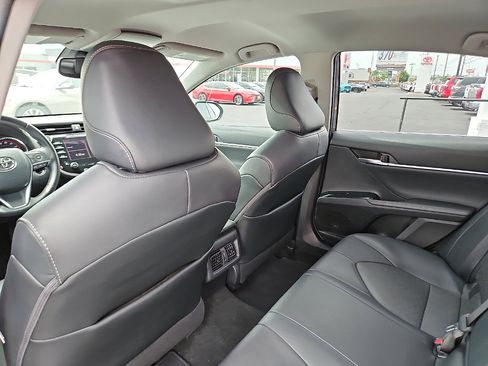 Used 2020 Toyota Camry XSE FWD image 9