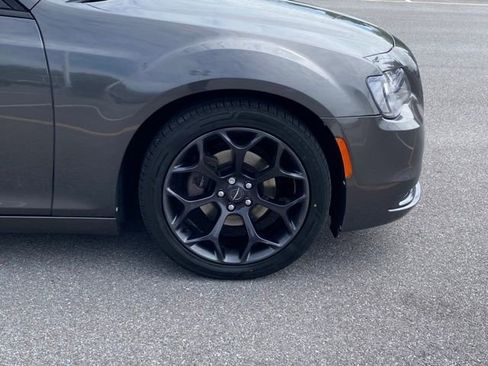 Used 2019 Chrysler 300 S RWD image 10