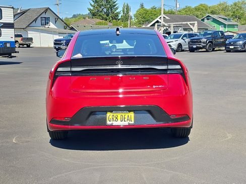 New 2026 Toyota Prius Plug-In Hybrid FWD image 8