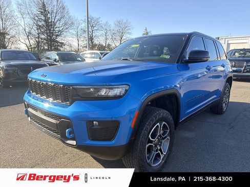 Used 2022 Jeep Grand Cherokee Trailhawk AWD/4WD image 1