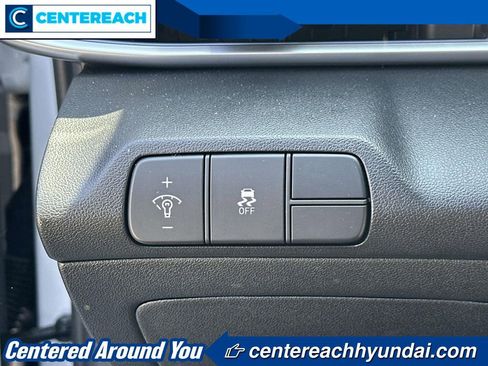 Used 2024 Hyundai Elantra SEL w/ Convenience Package FWD image 18
