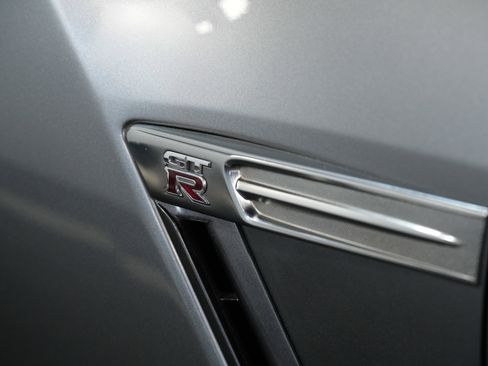 Used 2009 Nissan GT-R Premium image 20