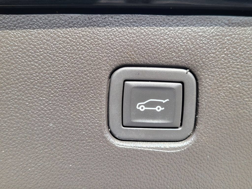 Used 2022 Chevrolet Blazer RS FWD image 5