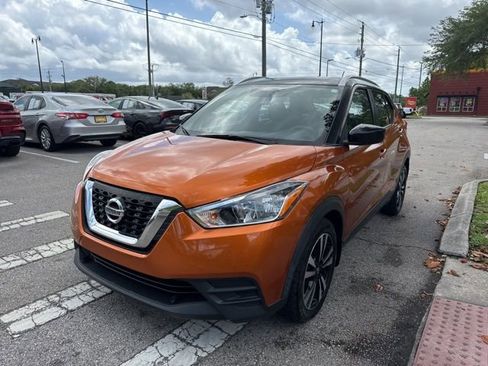 Used 2019 Nissan Kicks SV FWD image 4