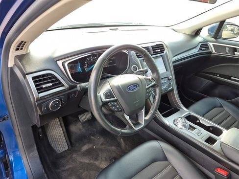 Used 2017 Ford Fusion SE w/ Equipment Group 201A image 15