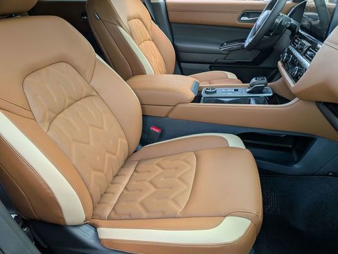 New 2026 Nissan Pathfinder Platinum w/ Cargo Package image 18