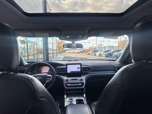 Used 2023 Ford Explorer XLT w/ Equipment Group 202A image 14